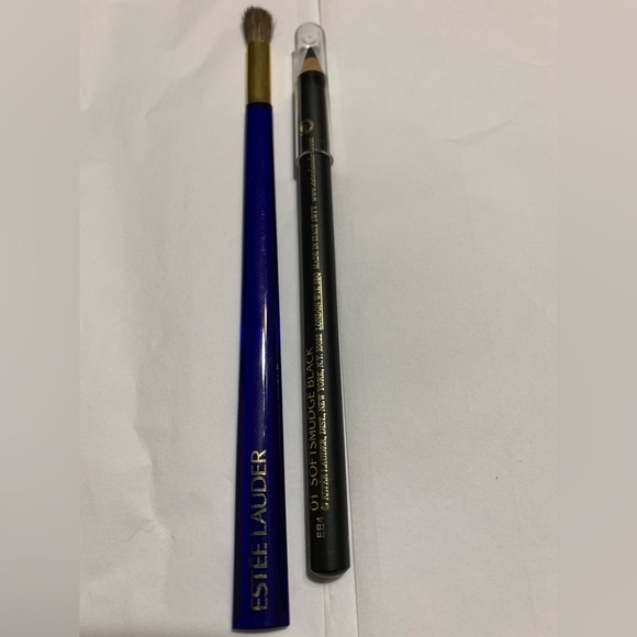 Estée Lauder Black Eyeliner / Eyeshadow Brush - Picture 2 of 11